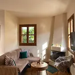 Delfi's Cozy Maisonette