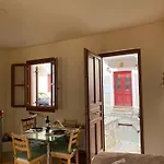 Delfi's Cozy Maisonette *