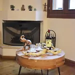 Apartment Delfi's Cozy Maisonette