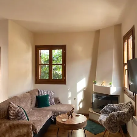 Delfi's Cozy Maisonette