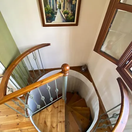 Delfi's Cozy Maisonette